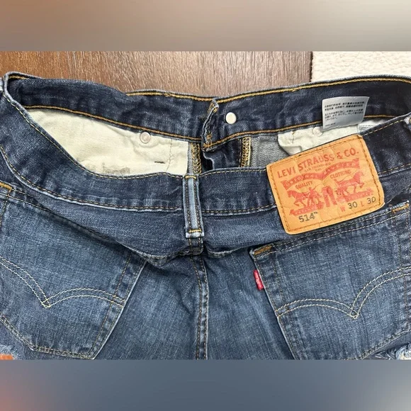 🔥 EUC 514” Levi’s Vintage Cutoff Denim Shorts-Medium Rise! - Picture 4 of 5
